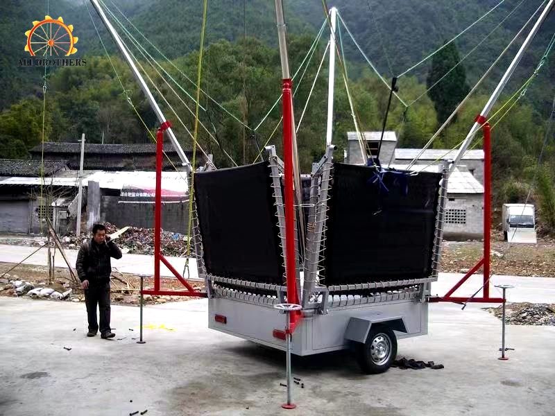 Mobile bungee jumping equipment trailer bungee jumping ride