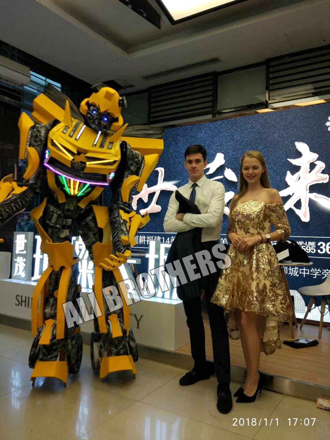 Outdoor park shopping mall Robot clothes Walking Transformers clothes for sale