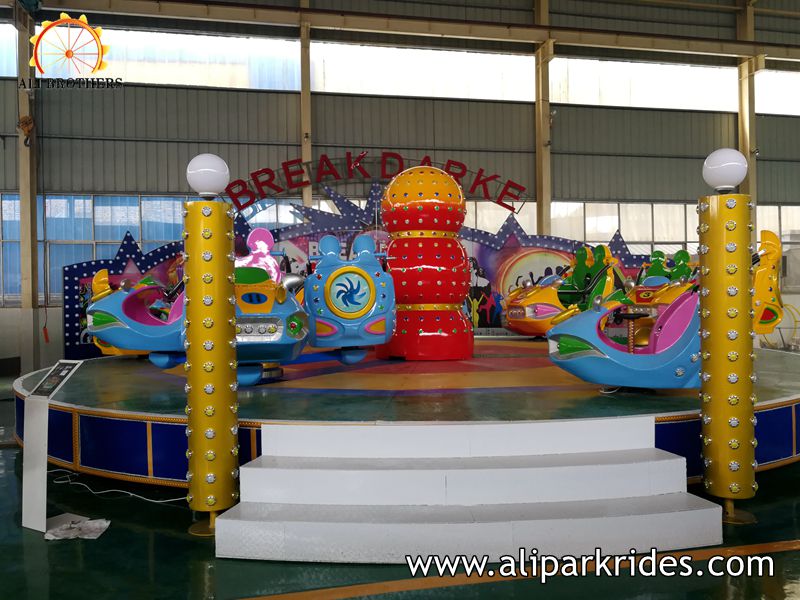 amusement park crazy/break dance ride